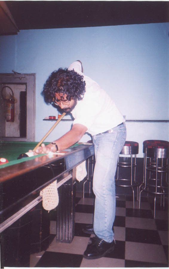 thats pp playing pool